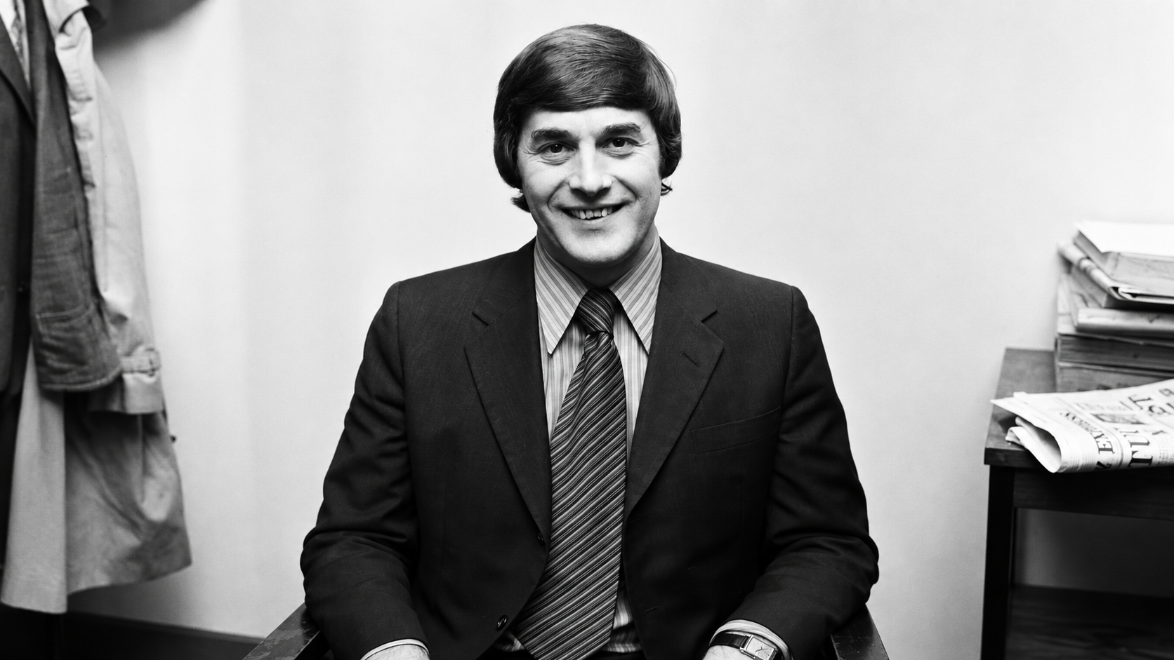Colin Hart, boxing journalist and Sun boxing correspondent for 31 years, at ringside